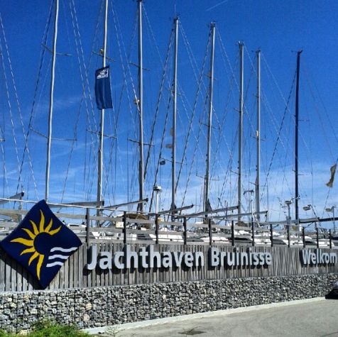 Bruinisse Jachthaven Yachthafen Segelschiff Segelboot Zeeland Niederlande Holland