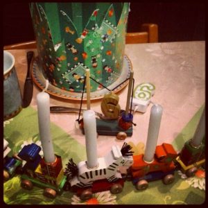 Geburtstag Geburtstagskrone Kerzen Geburtstagszug