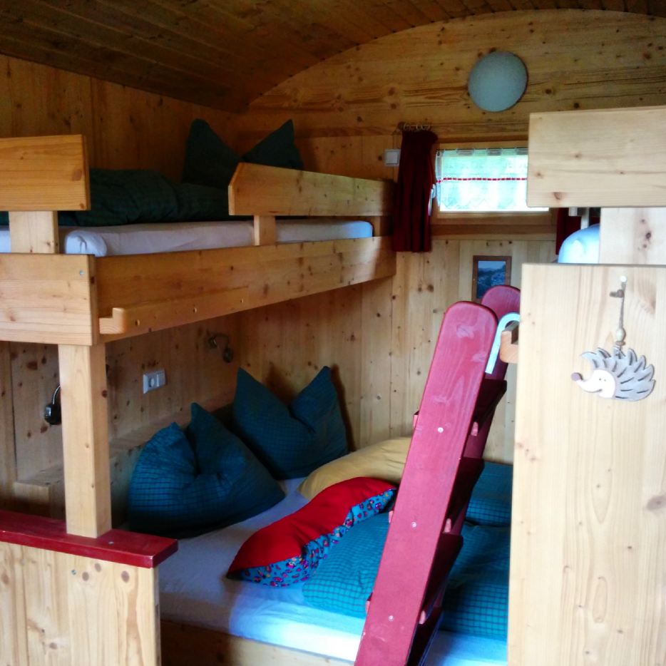 Tripsdrill Natur-Resort Schäferwagen Betten Heilbronner Land WanderSüden