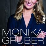 Cover Rezension Monika Gruber Man muss das Kind im Dorf lassen