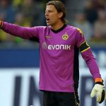 Screenshot BVB Borussia Dortmund Song Musik YouTUbe schwatzgelbfieber - er kuckt ihn weg (Roman Weidenfeller Tribute)